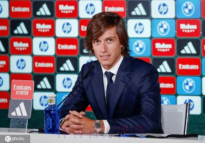 皇马与阿尔瓦罗转会谈判 在葡杯决赛后正式推进 皇马与阿尔瓦罗转会谈判 在葡杯决赛后正式推进